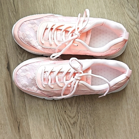 NEW Peach Walking Shoes w decorative mesh size 9 - Picture 8 of 10